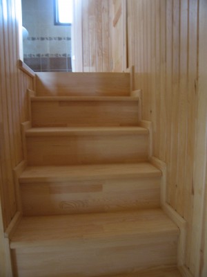 Dubleks Ahşap Ev Merdiven Basamakları