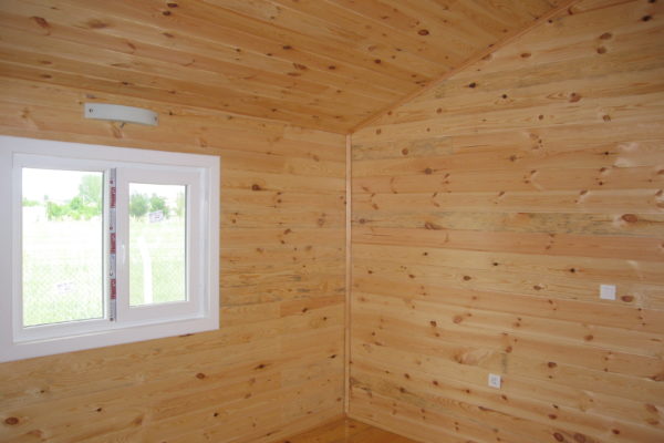 ahşap ev yatak odası